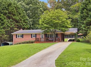 2516 Corolla Hills Dr, Lenoir, NC 28645