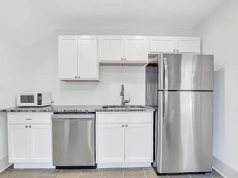 1008 E 34th St — Photo 3
