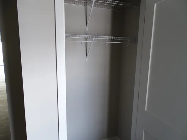 1912 Woodglen #1912A, Valparaiso, IN 46383