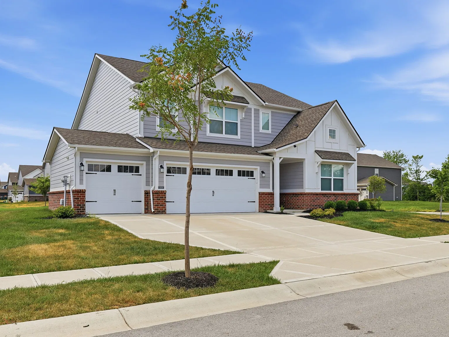 5 bed, 3.5 bath, 3054 sqft, $2,899 — Photo 2