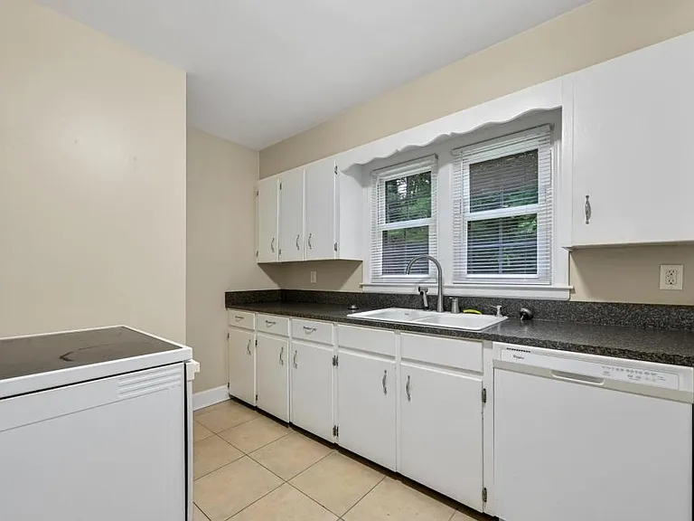 292 White Pine Dr — Photo 11