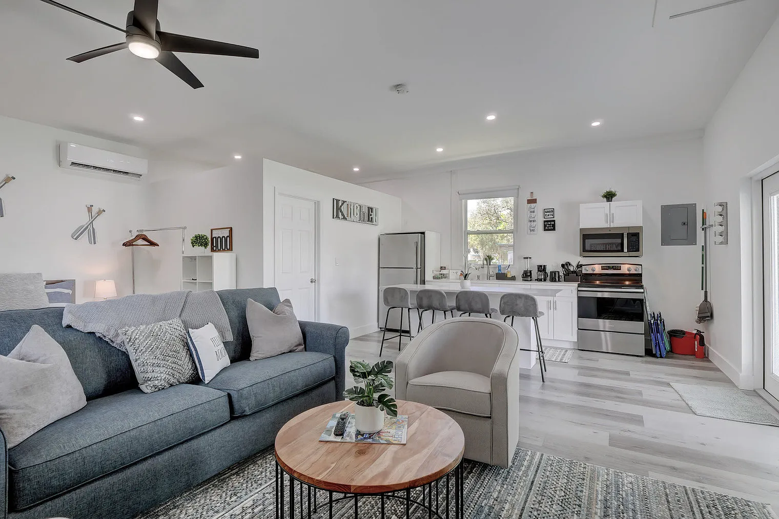 Studio, 1.0 bath, 290 sqft, $4,870 — Photo 4