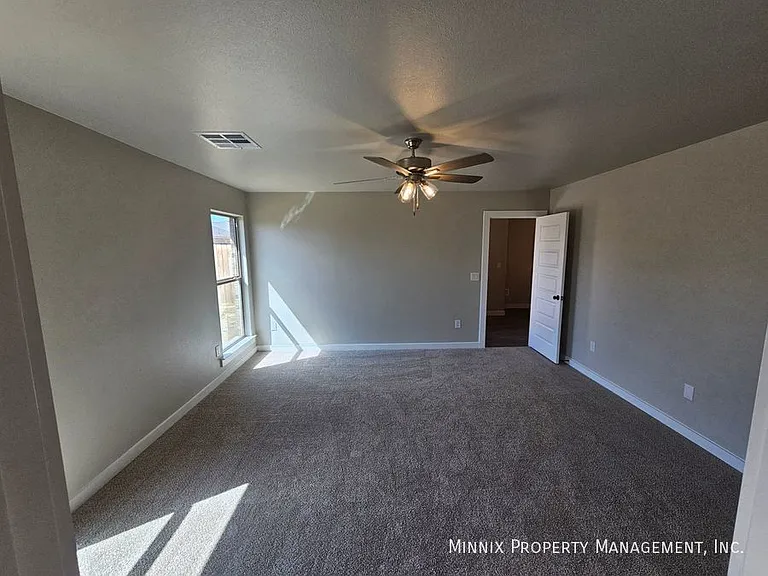 2622 Tiffin Ave — Photo 14