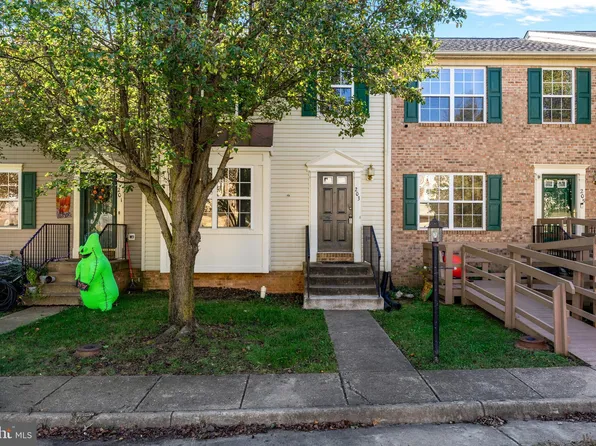 203 Regina Ln, Fredericksburg, VA 22405