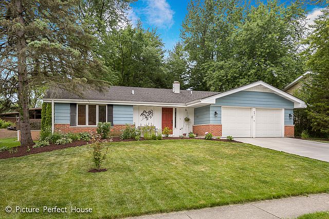 1st image of 21W621 Glen Valley Dr