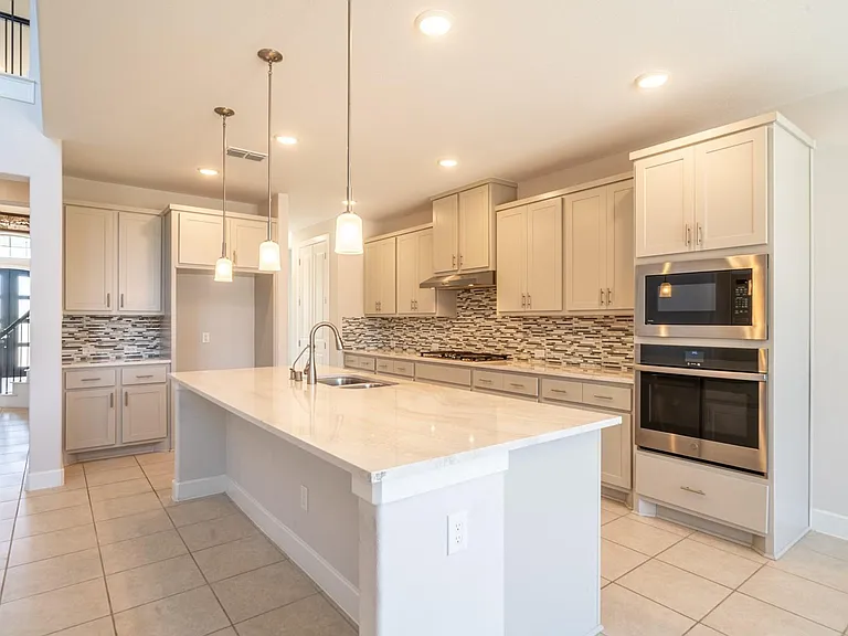 4706 Llano Loop — Photo 11