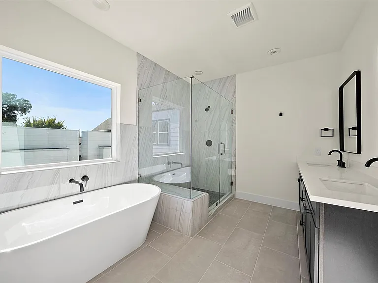 2722 Nagle St — Photo 30