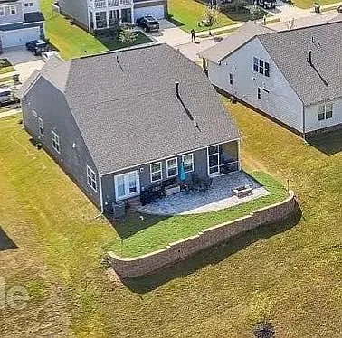 Building Photo - 2013 Deep River Way