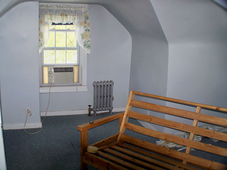 2nd image of 85 Lynbrook Ave