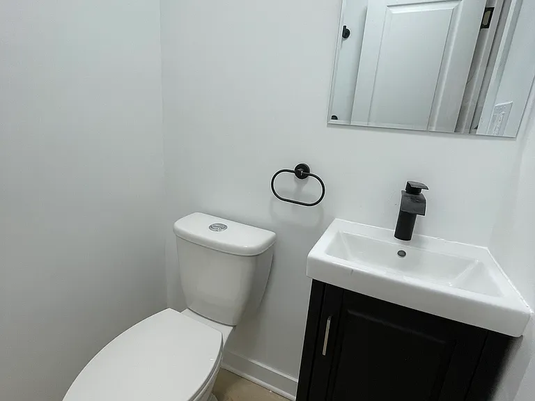 552 Bay St #1 — Photo 13