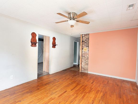 4th image of 110 Hammonds Rd