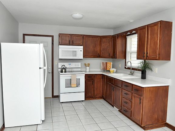 5th image of 4423 Scarlet Oak Dr