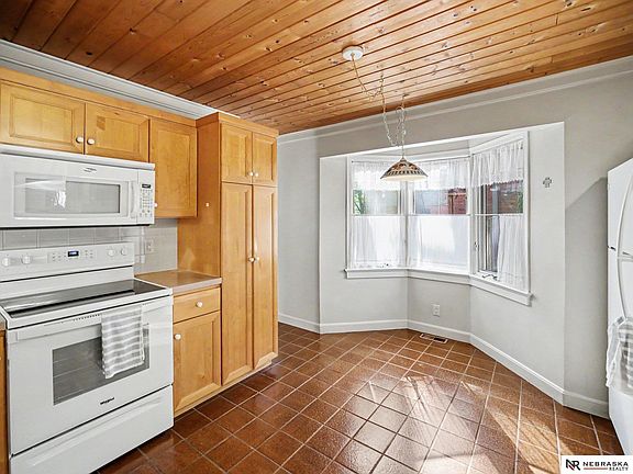 4th image of 1318 Three Pines Ct