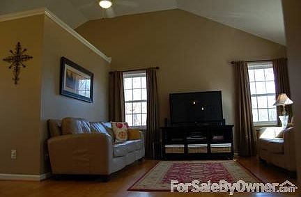 3rd image of 133 Poplar Leaf Ln