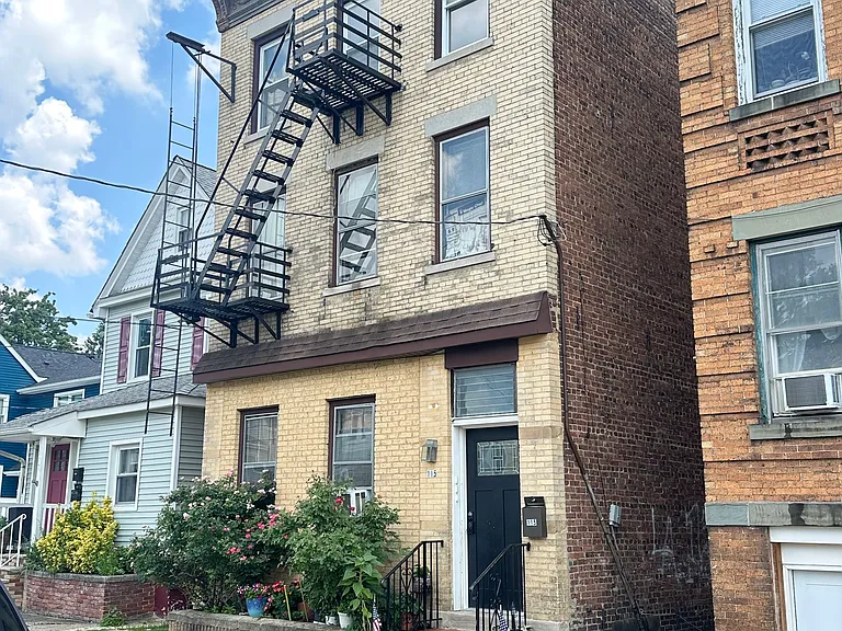 115 Columbus Pl #3 — Photo 20