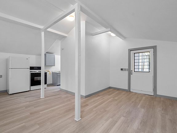 5th image of 302 E Cevallos St #3