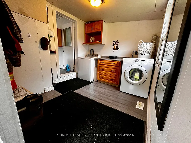 2798 Dingman Dr — Photo 7