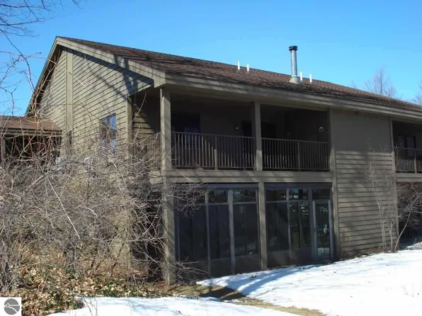 743 Maplewood Ln Unit 6, Kewadin, MI 49648