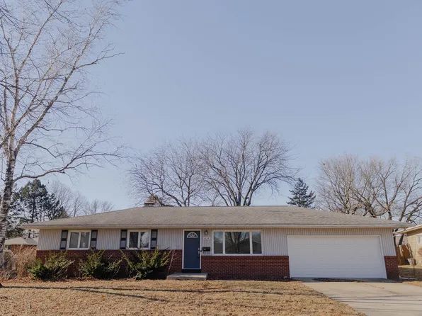 1054 Turkington Ter, Rochelle, IL 61068