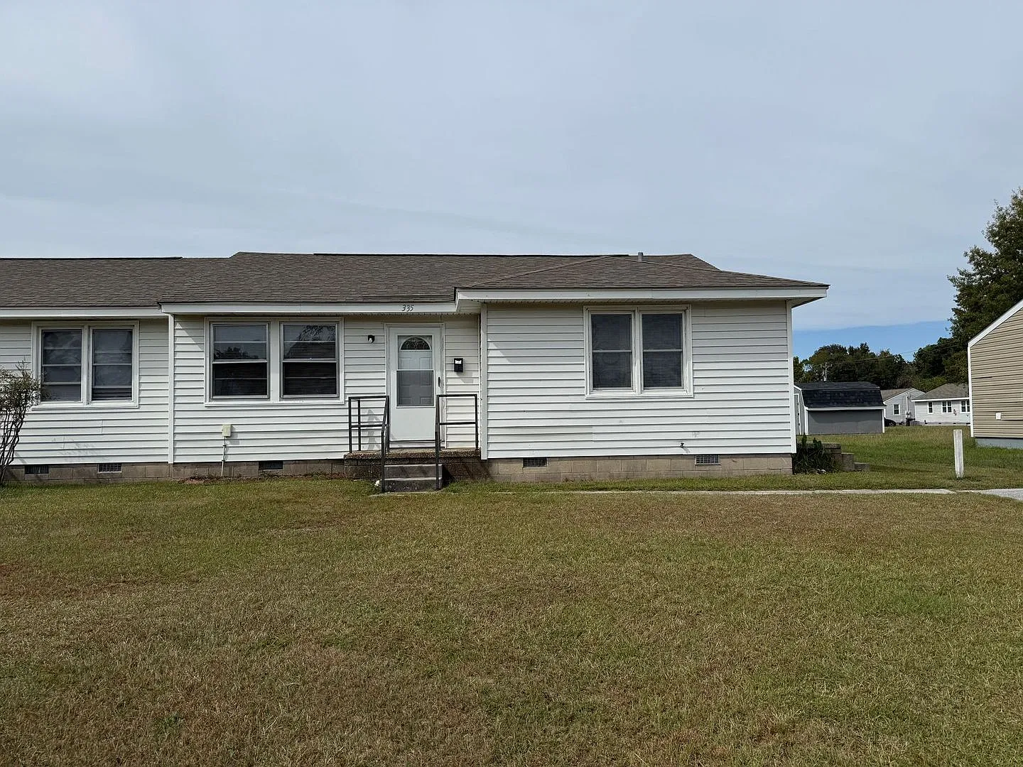 Nice 3 bedroom, 1 bath Duplex — Photo 1