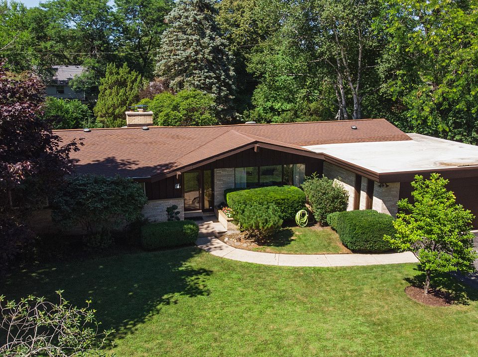 1st image of 2210 W Applewood Ln