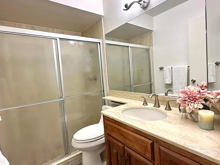 3906 N Stone Ave — Photo 9