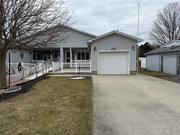 2 Stewart St #11, Strathroy Caradoc, ON N7G 3K8