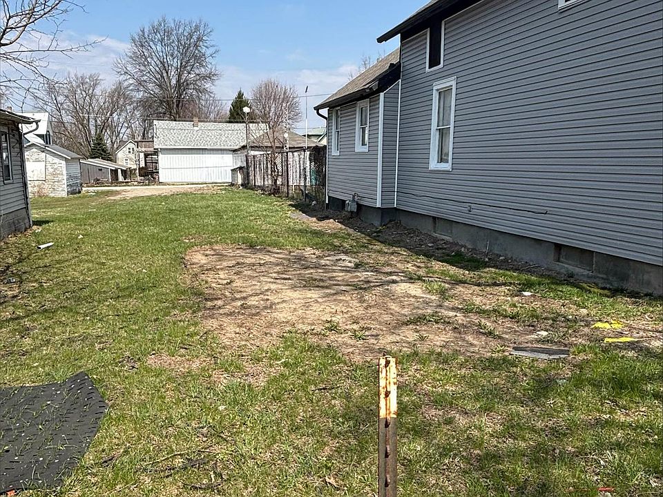 2nd image of 2429 New Haven Ave