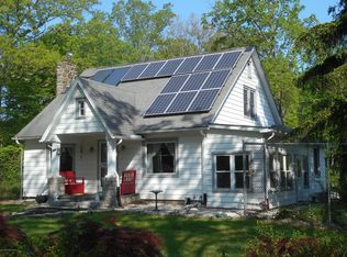 421 Woodland Rd, Mount Pocono, PA 18344