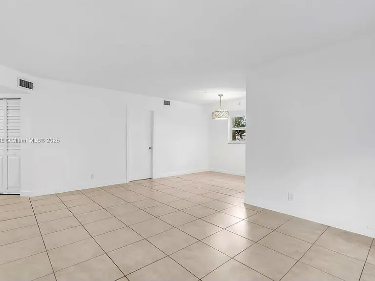 8002 Lagos De Campo Blvd #101 — Photo 10