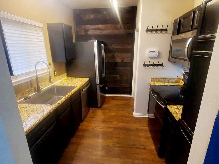 5550 Spring Valley Rd — Photo 3