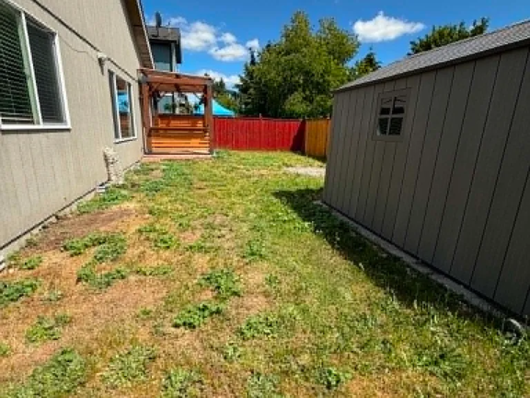 16651 Greenleaf Ave SE — Photo 18