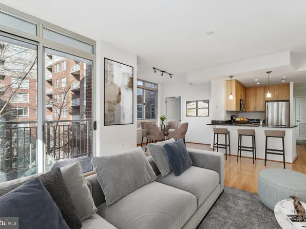 820 N Pollard St APT 403, Arlington, VA 22203