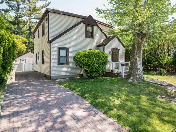 1045 Stanton Avenue, Woodmere, NY 11598