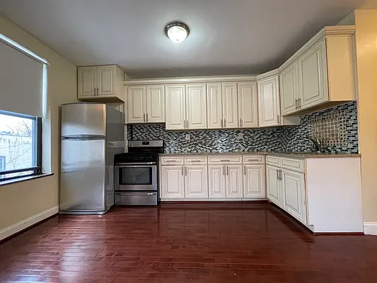 Rented by Hillel Realty Group | media 1