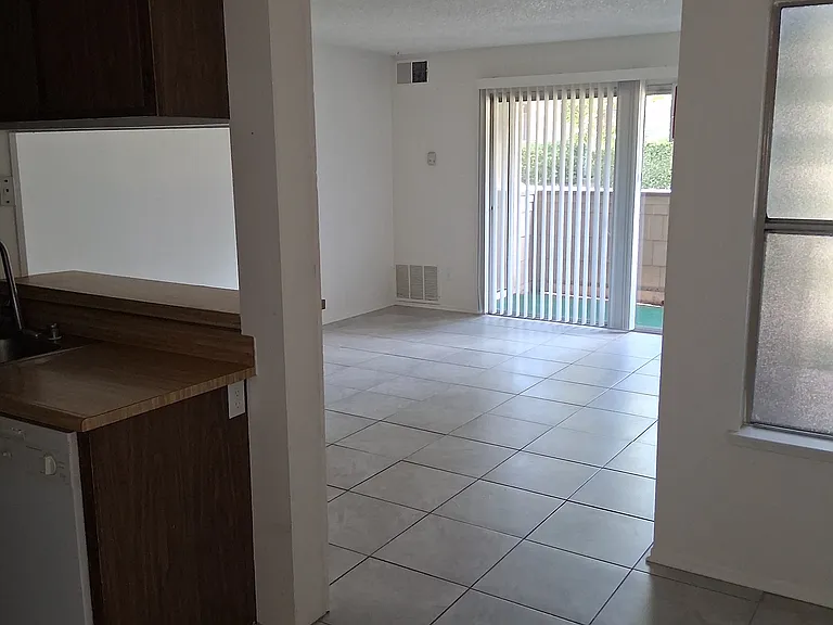 6351 Riverside Dr #71 — Photo 2