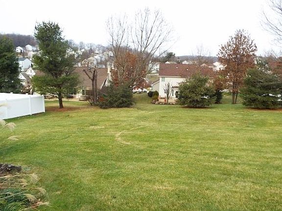 5th image of 11 Dartmouth Dr