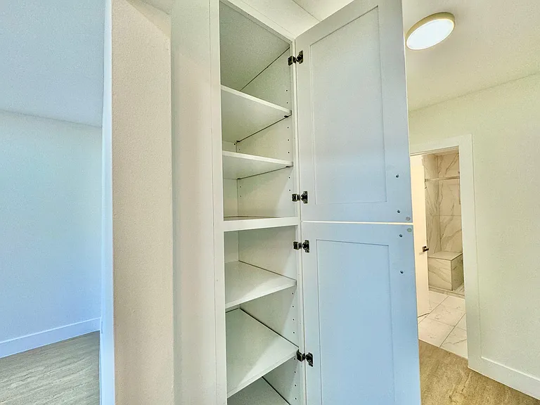 1045 N Edinburgh Ave #4 — Photo 13