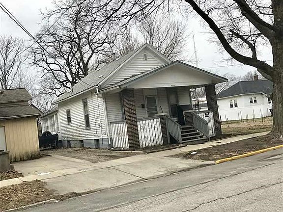 2nd image of 506 1/2 N Roosevelt Ave