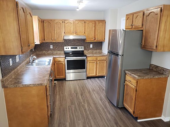 2nd image of 4911 Buckhorn Dr