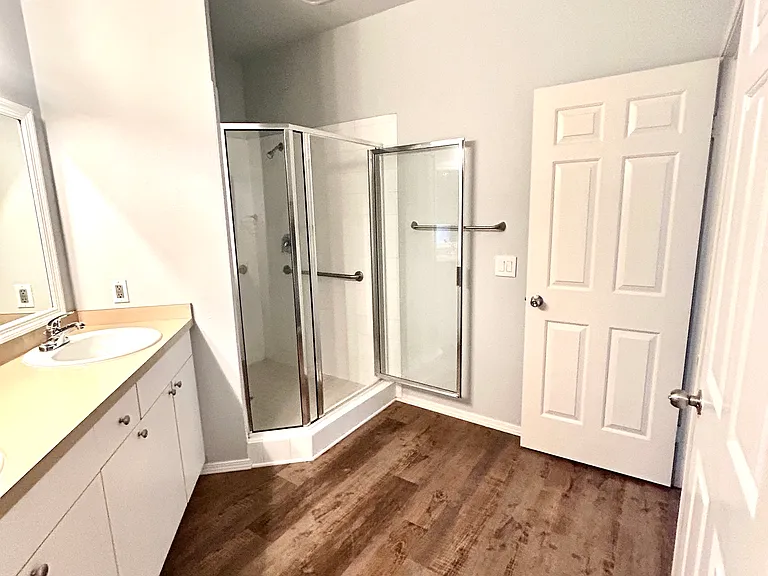 Full bath 2