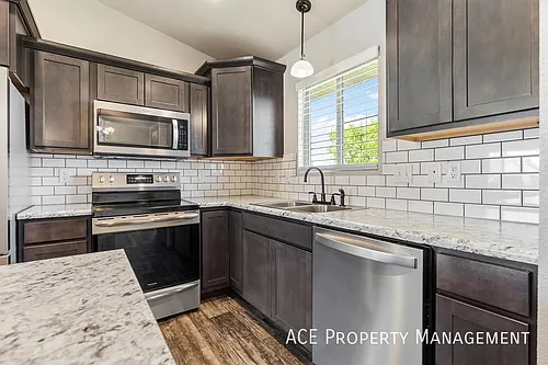 564 Quinton Ln Photo 1