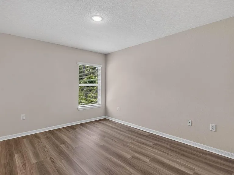 129 Wellwood Ln — Photo 16
