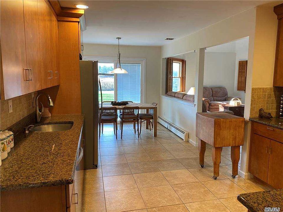1st image of 6 Granada Cir