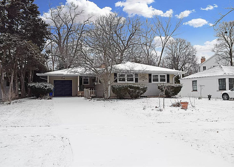 1st image of 278 Chesterfield Ave