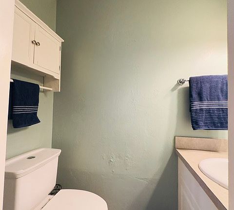 Half bathroom on the first floor