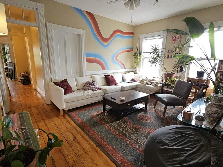 Linden Ave — Photo 3