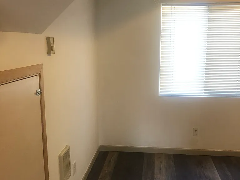 3928 Crest St — Photo 18