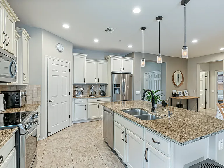 8134 N Circulo El Palmito — Photo 10