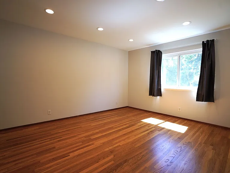 1185 Countess Ct — Photo 21